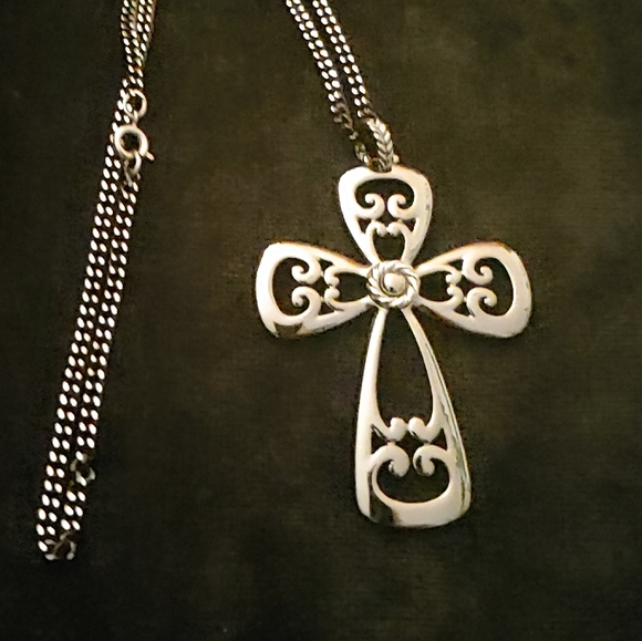 Sarah Coventry 1976 "Romanesque" Cross Necklace - Picture 7 of 7